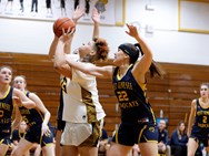 Senior’s game-winning bucket with less than 5 seconds lifts Henninger over West Genesee (46 photos)