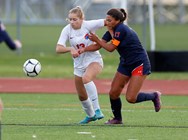 New Hartford girls soccer team remains unbeaten, heads to second straight state championship